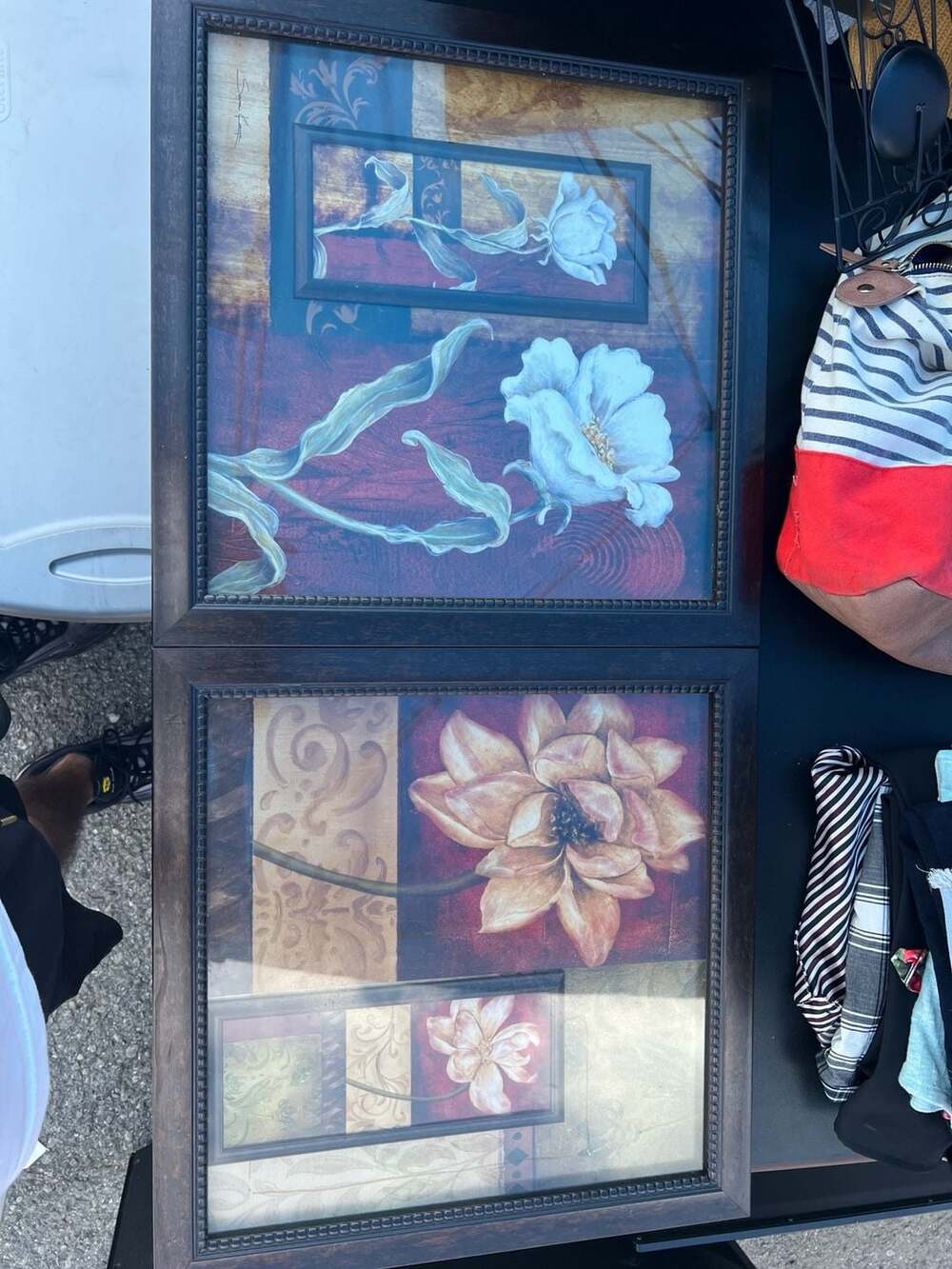 Floral Framed Art Prints Set of 2(one frame piece is loose inside)